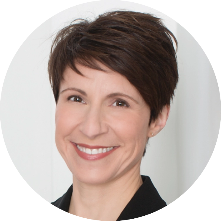 Catherine Staub headshot
